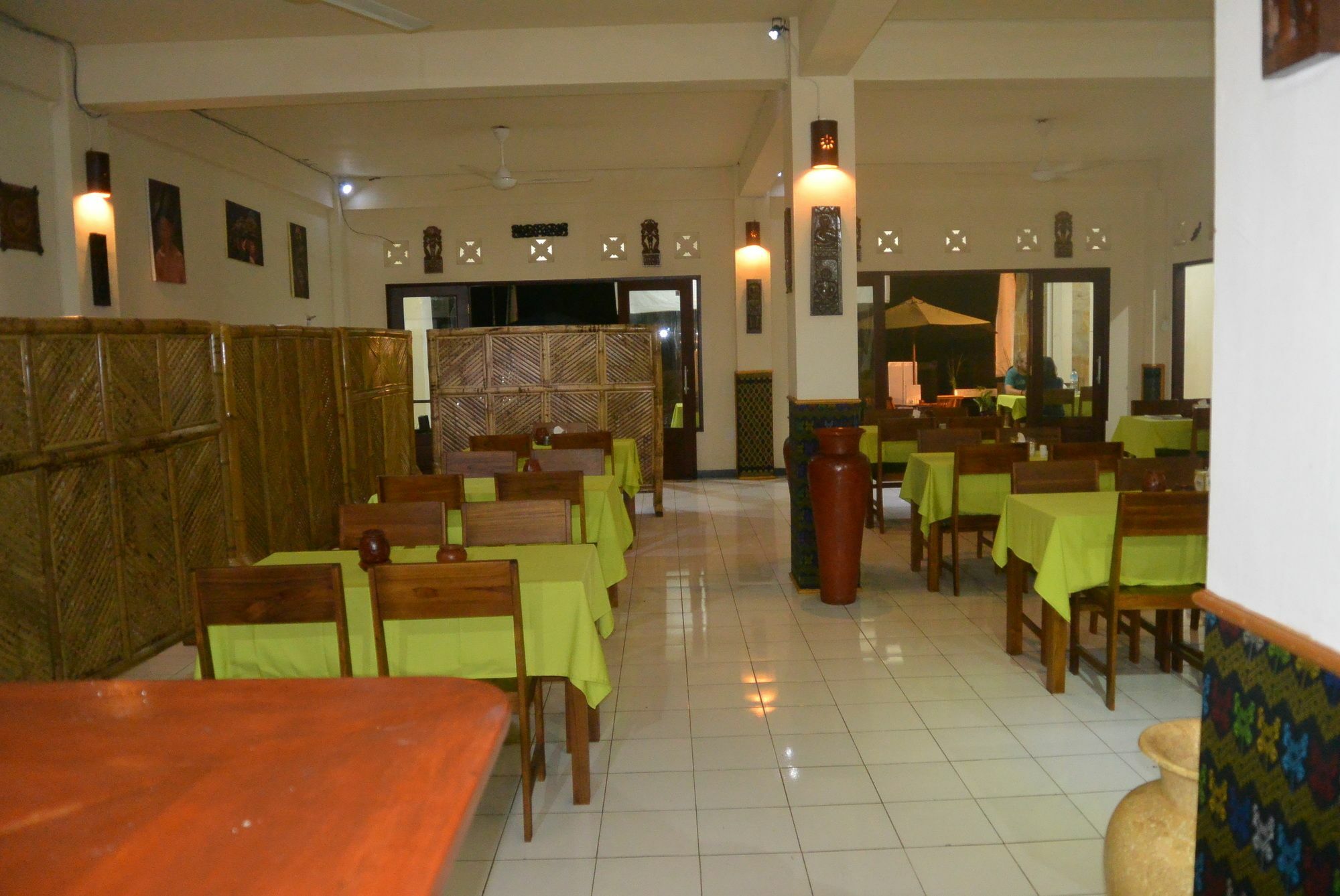 סנגיגי Tempatku Indonesian Restaurant And Rooms מראה חיצוני תמונה